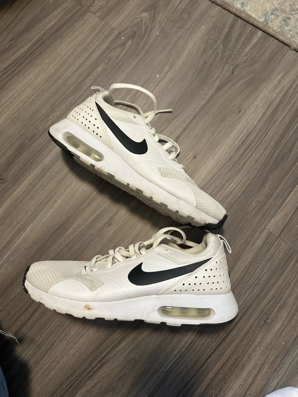 Nike White Sneakers with Black Swoosh - Picture 1 of 4